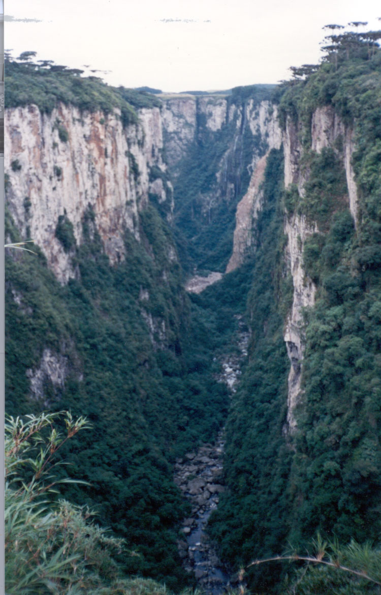 Entrance to Itaimbezinho Canyon